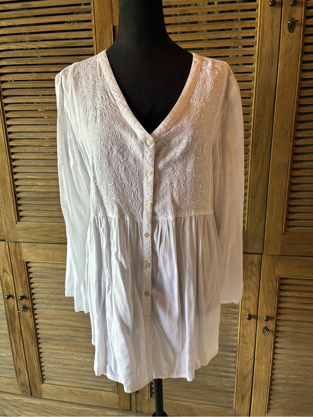 Nomadic Traders White Embroidered V-Neck Button-Front Tunic